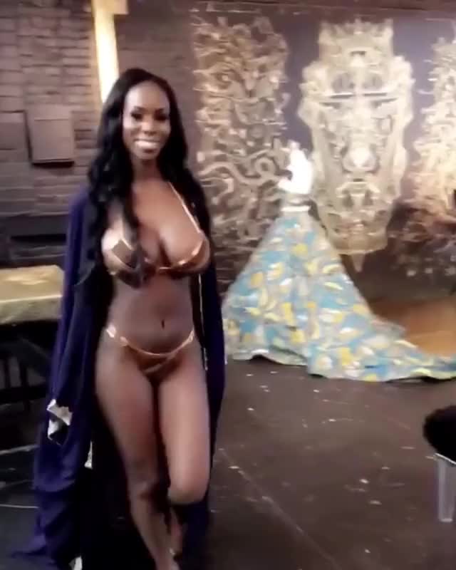 Lexxi Marie gold