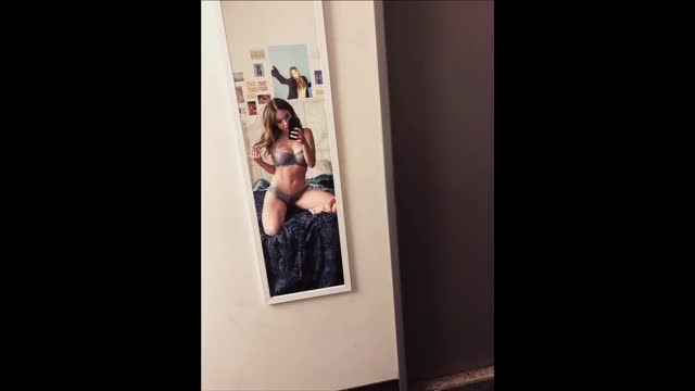 Sydney Sweeney - Euphoria - S1E1 - other scenes (including nude selfies)
