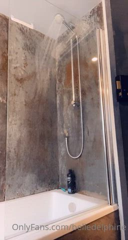 Nude Bath with shoes