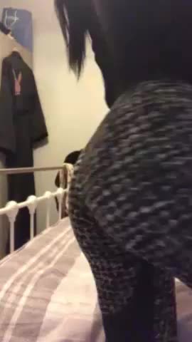 Twerking her tight arse 🍑🍆🍆👌
