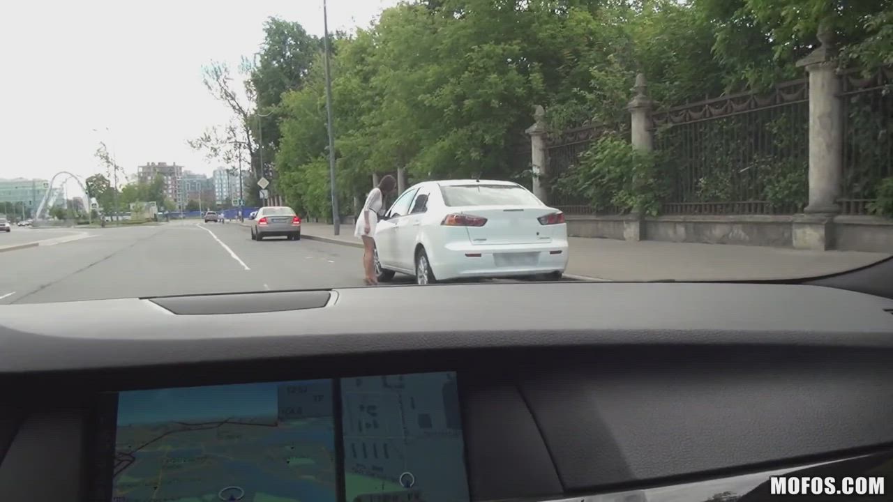 Foxy Di gives stranger Ass for Gas
