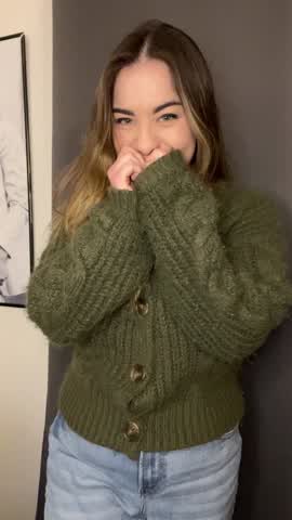 do you like my sweater puppies ? ;)
