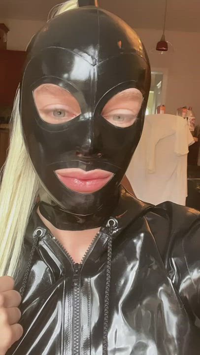 FaceTimed my mom like this 🤣