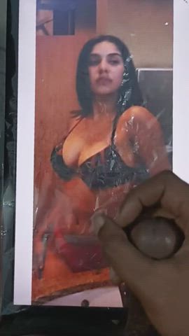 jerk off tribute to a redditors hot cousin.. she's thicc and slutty at the same time..