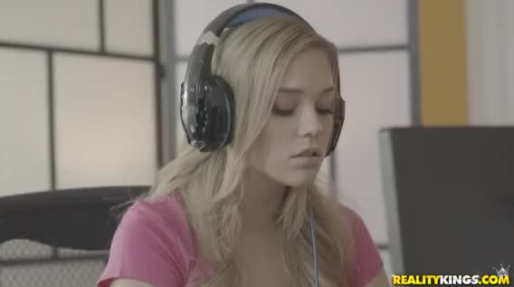 Reality Kings: Gamer Girl Needs Dick: Kali Roses and Lil D