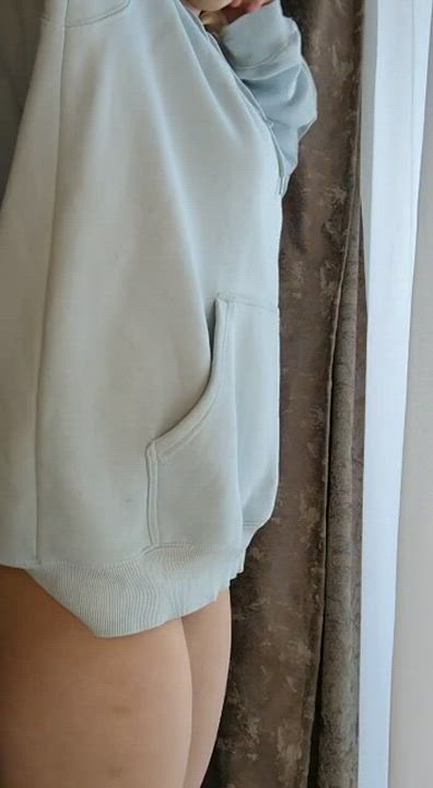 showing my neighbors how sexy their new neighbor is:)