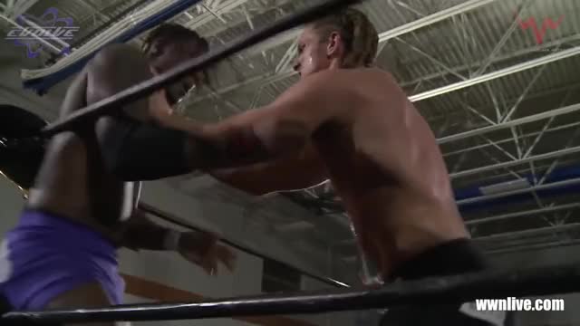 WWN Freebie: Matt Riddle vs. Shane Strickland (EVOLVE 104)