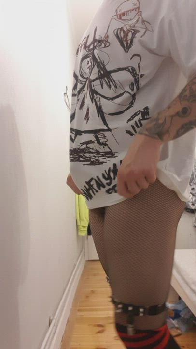 I love my ass, like i love 5 ppl who will see this &lt;3