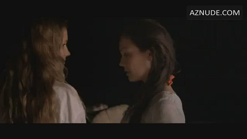 Anna Skellern and Tereza Srbova - Siren (2010)