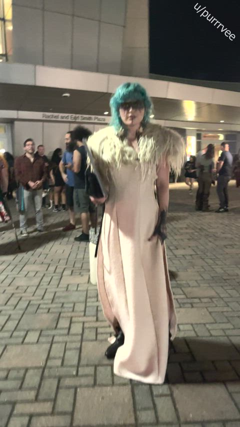 Costume GIF