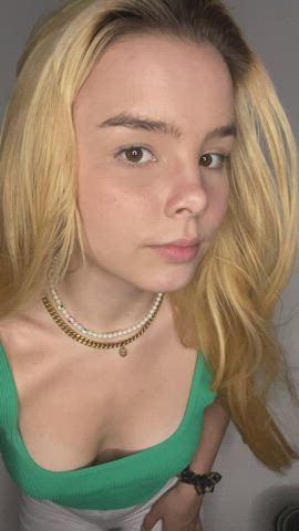 would u date a 18 y/o college girl