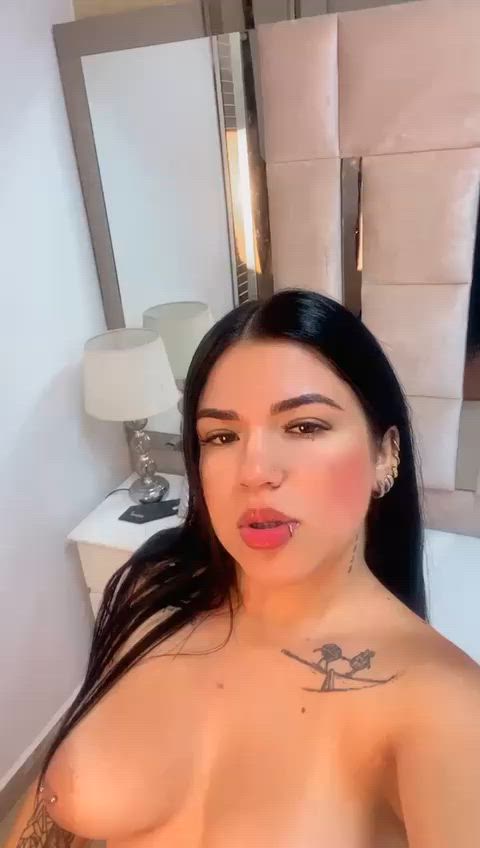 18 years old 21 years old chaturbate fingering kissing shaved shoes stripchat tease