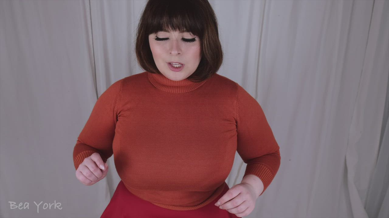 ICYMI! New OF Exclusive featuring (almost) everyone's favourite, Velma Dinkley