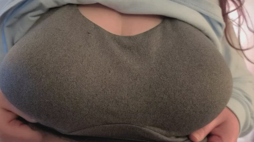 first time here. I need you to watch me play with my nipples!