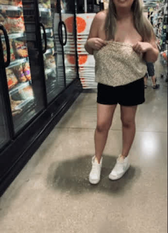 Quick little drop while grocery shopping 😘