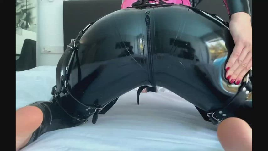 Do you like my shiny butt?