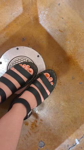 Showing off my freshly painted dawgs while I tinkle. OC