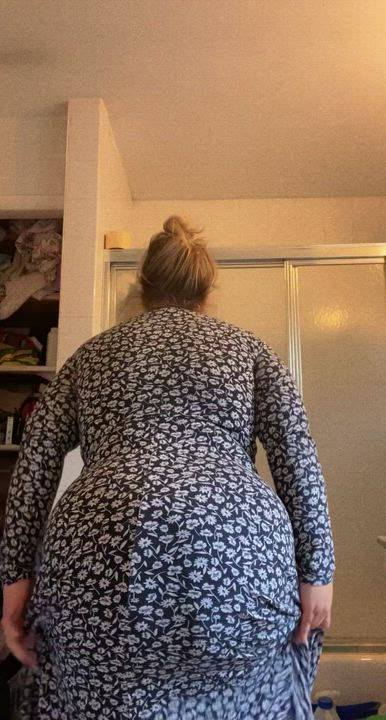 Ass BBW Dress Flashing gif