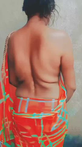 Saree dance