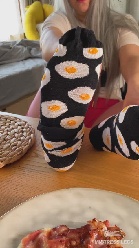 cute feet feet fetish foot fetish milf nylons pantyhose socks soles solo feet-heaven