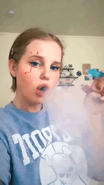 giving a whole new meaning to “smoking dick” lmao