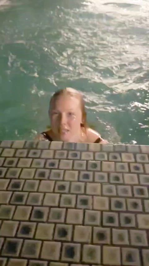 actress celebrity cleavage natural tits pale redhead small tits swimsuit wet gif
