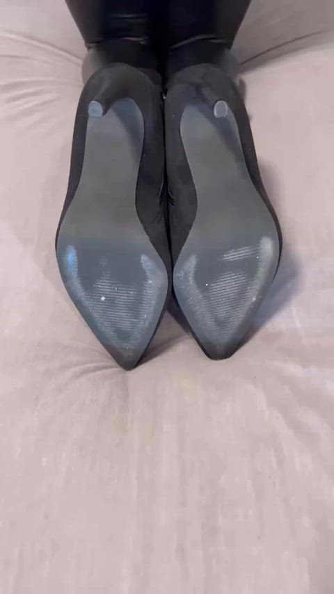 amateur ass boots cute leather leggings onlyfans petite tight ass amateur-girls cute-little-butts