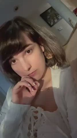 Looking for a guy to cum on her (will send more pics)