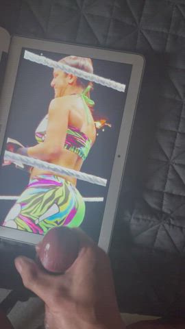 Bailey got a whole lot of junk (and cum) in her trunk 🍑