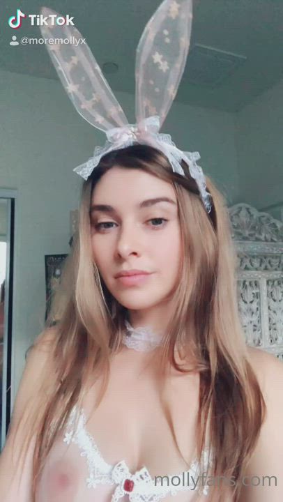 18 Years Old Big Tits Celebrity Pawg TikTok gif