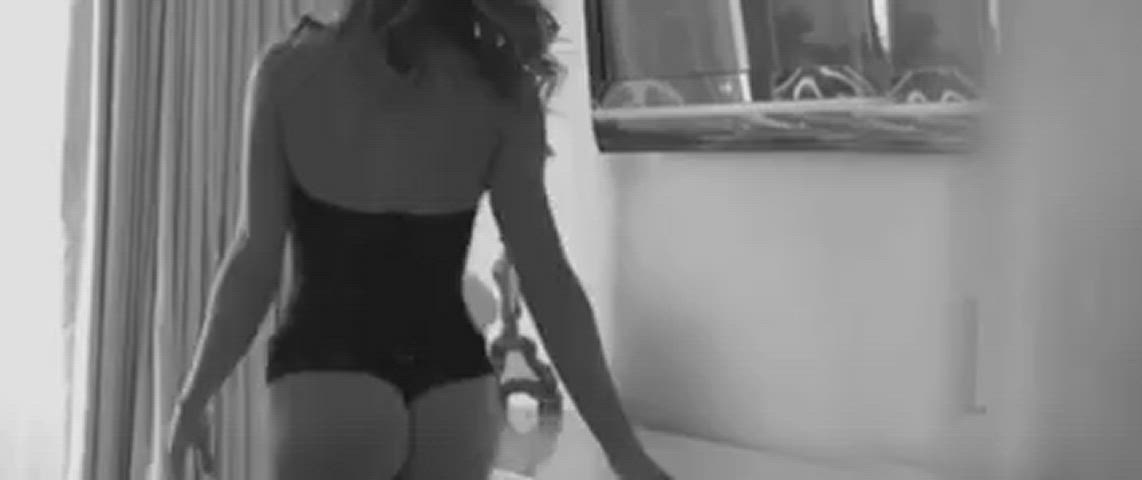 booty celebrity shantel vansanten gif