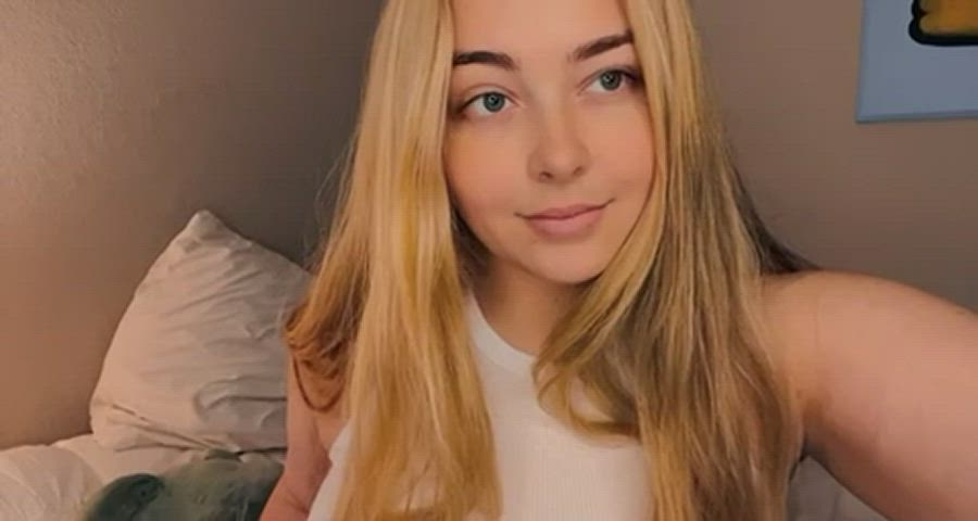 blonde blue eyes boobs bouncing tits busty natural tits onlyfans pretty titty drop