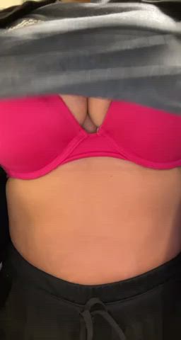 Hi it’s your slutty nurse again … 38DD come play with me