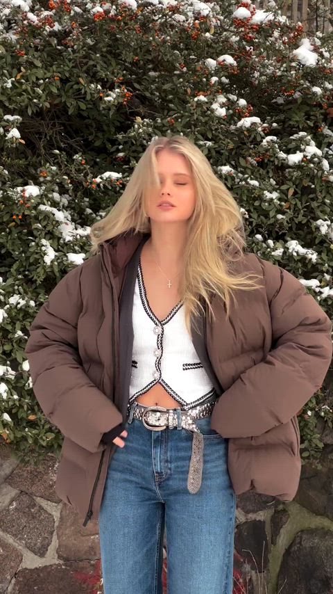babe blonde cute gif