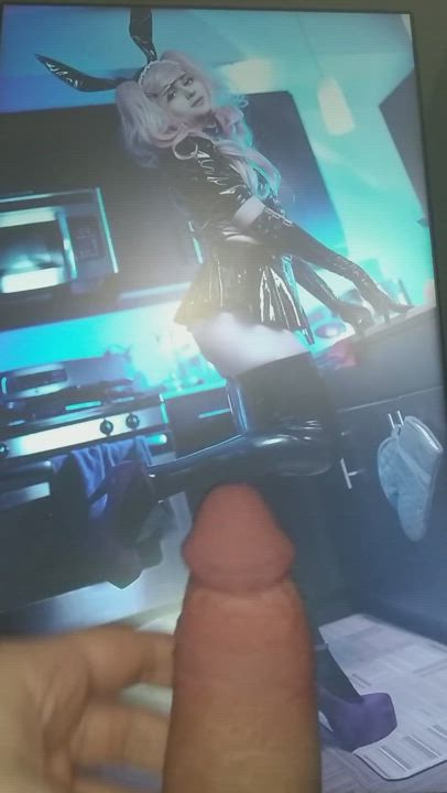 Cumming a hot load for Sneaky