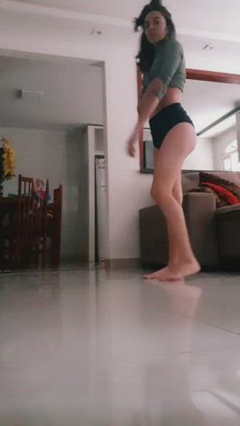 Upvote if you'd fuck me in the living room