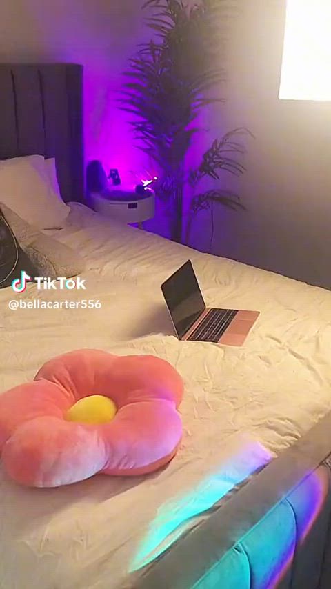 boobs flashing nipples nipslip tiktok r/tiktits gif
