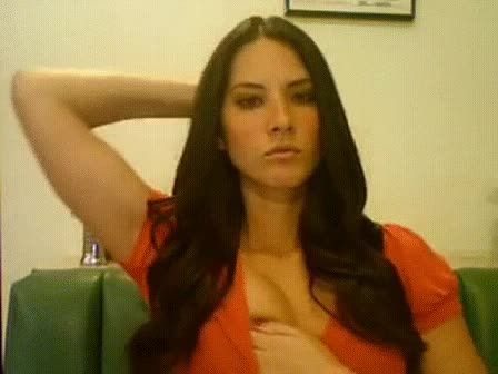 (157159) Feeling herself up