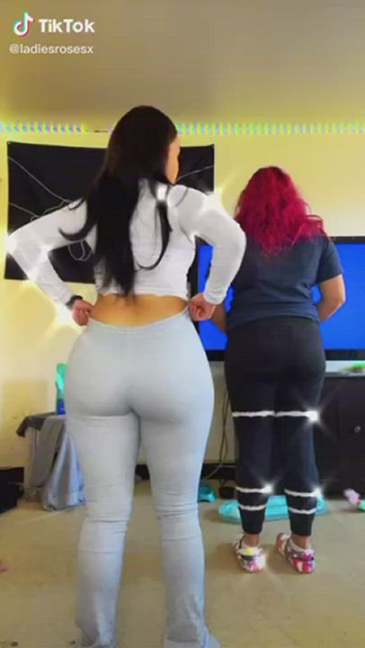 She posts a ton on tiktok but NEVER turns around so this is really exciting