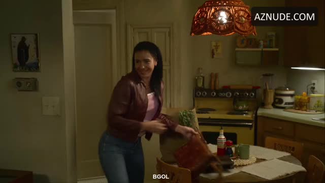 Julissa Bermudez Lesbian Scene in Hunters