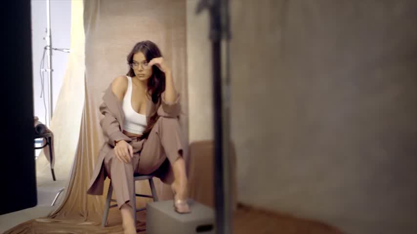Hailee Steinfeld gif