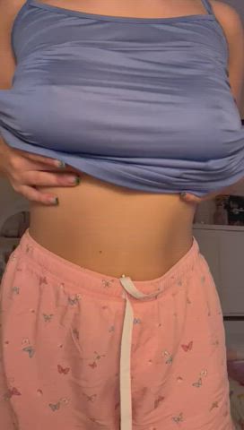 please make me your slut...i meant schoolgirl ofcourse 🤭 Tittydrop