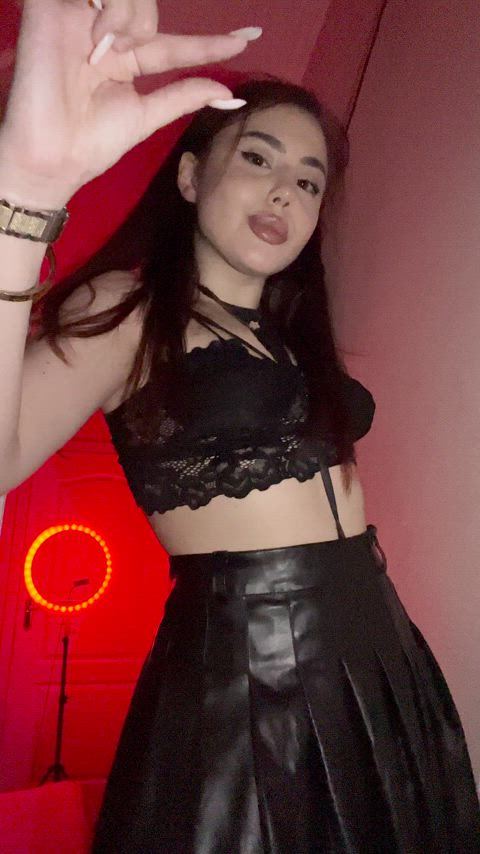 Comment YES if you would let a stunning brunette humiliate you in the bedroom
