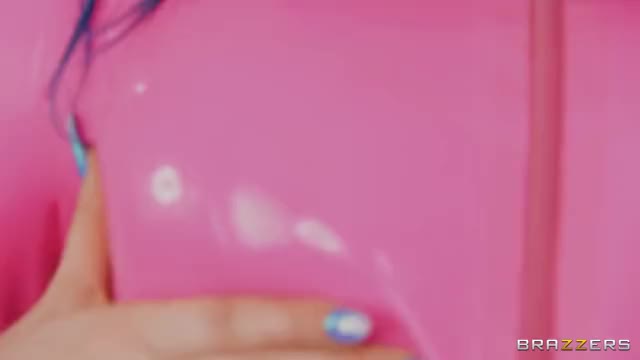 Brazzers-Think Pink-Small Hands, Jewelz Blu-January 11, 2021