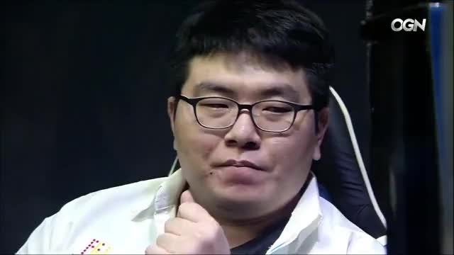 Jin Air fan crying 1