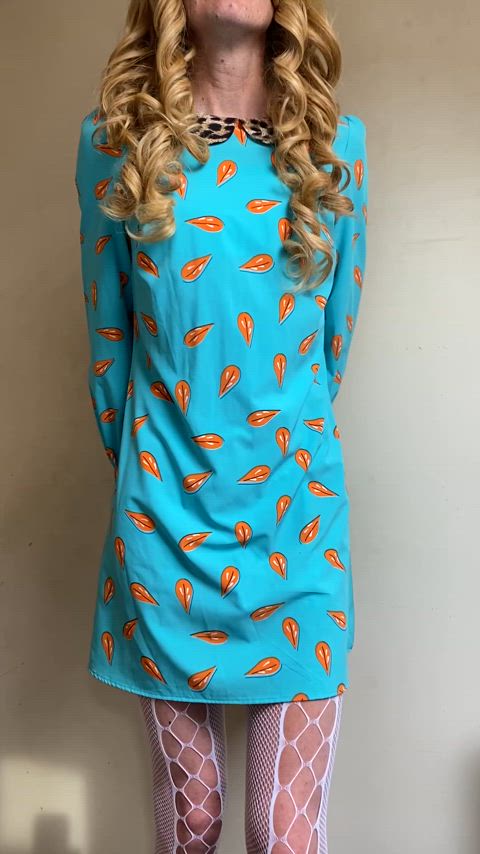 Locked gurlcock under my dress Xx
