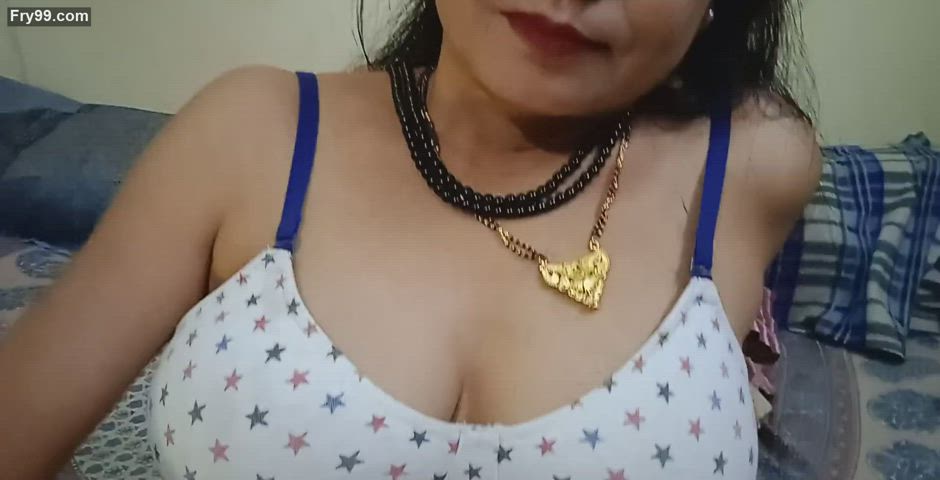 Sanskari Bhabhi's lover shaves her hairy pussy and then licks it - 3 Part Video