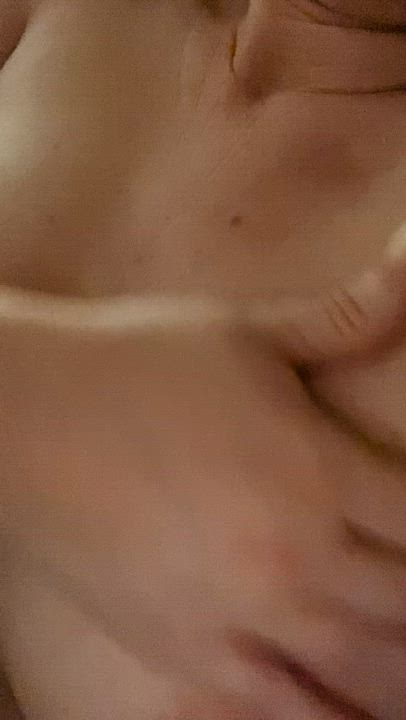 Nipple play anyone? 🤤