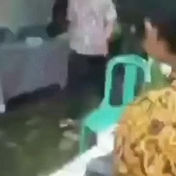 PASSA ALI NA MESA PRA COLHER A DIGITAL