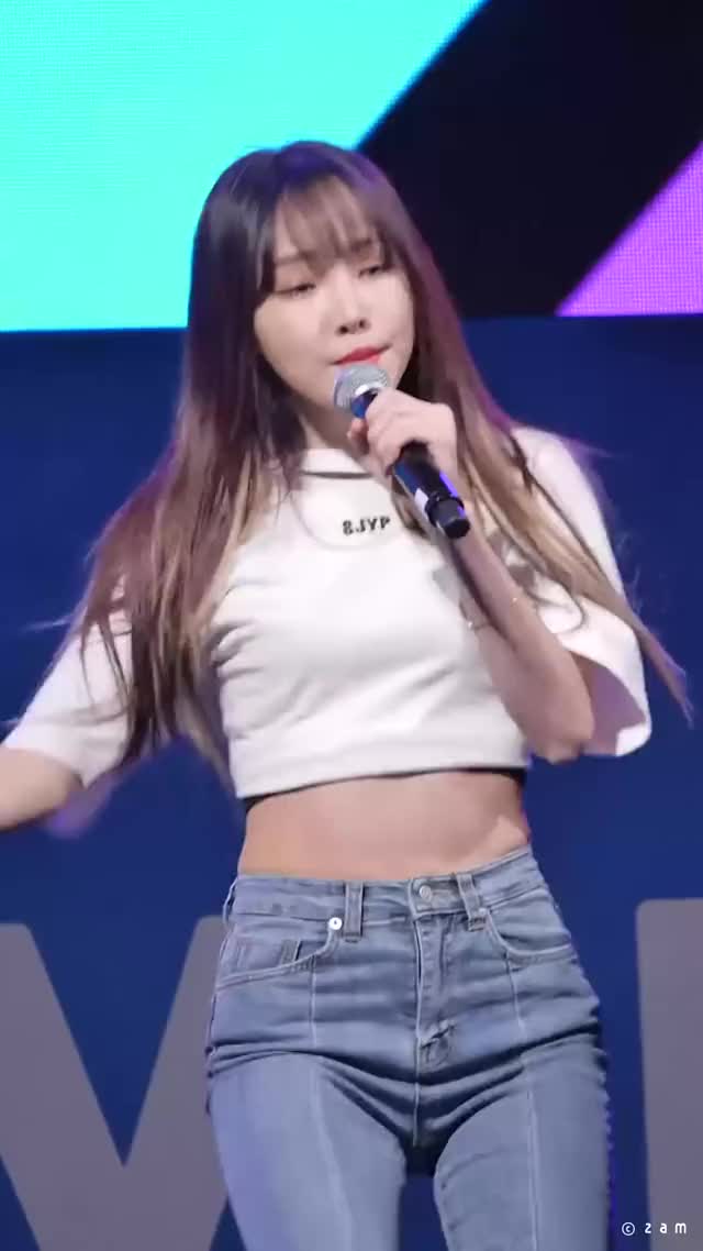 yuju sexy yummy